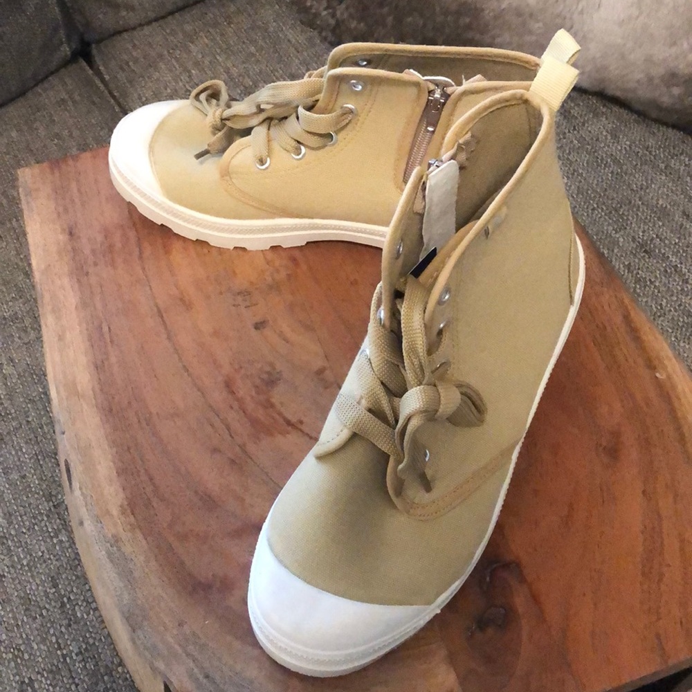 Tommy bahama canvas boots new